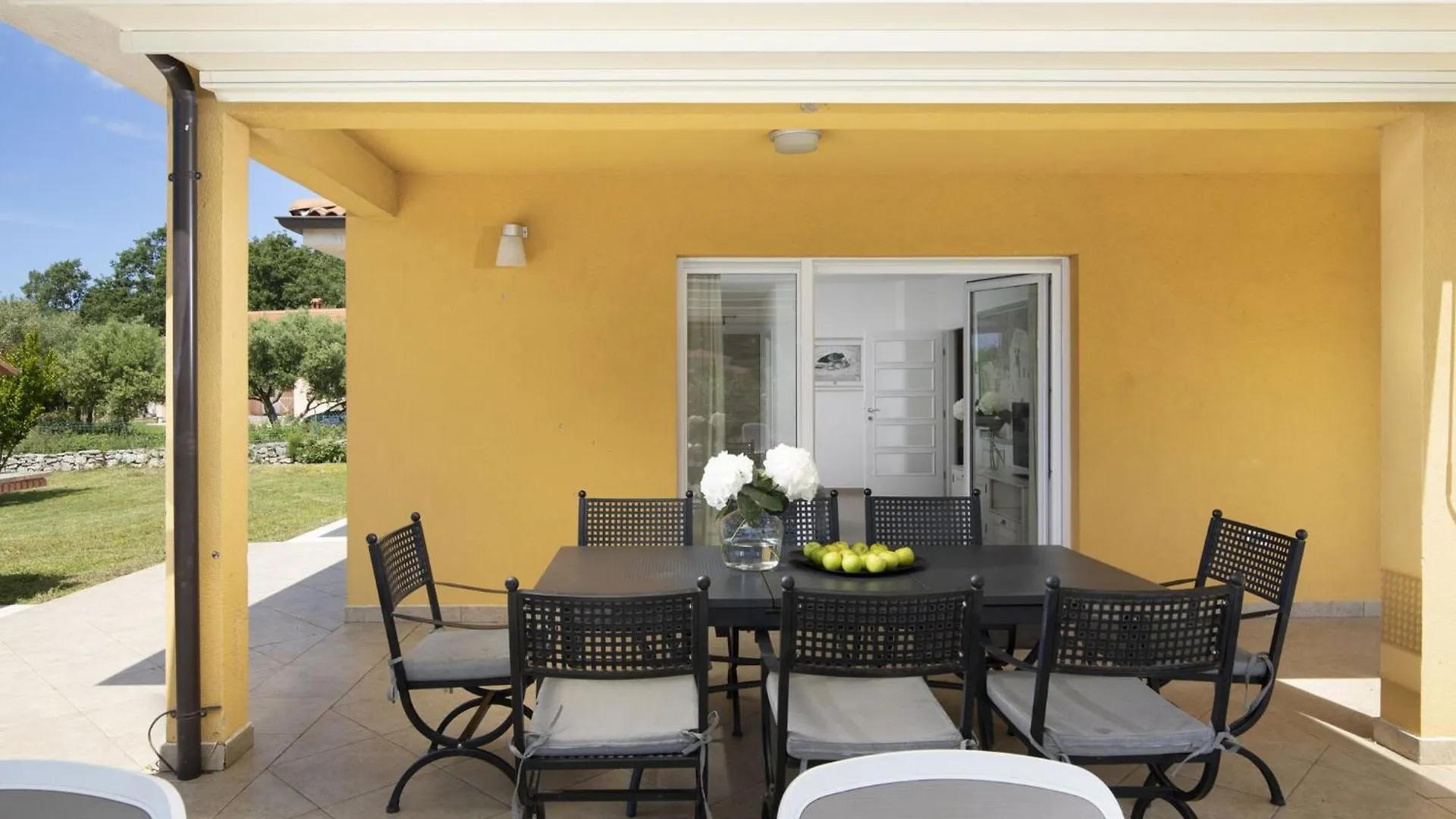 Attractive Villa In Sorici With Swimming Pool