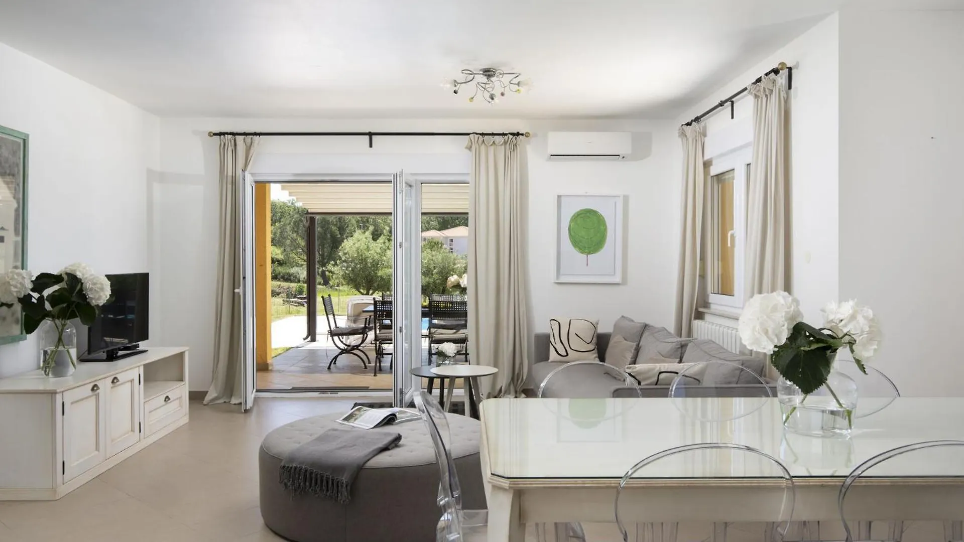 Attractive Villa In Sorici With Swimming Pool