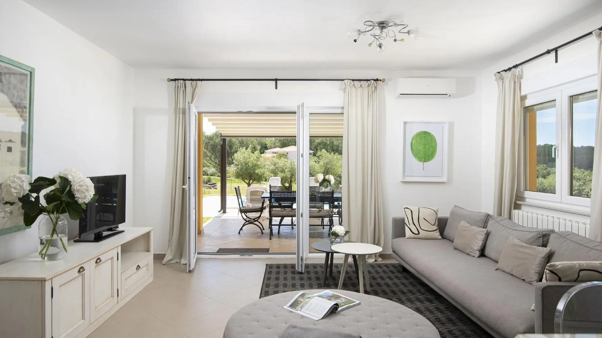 Attractive Villa In Sorici With Swimming Pool