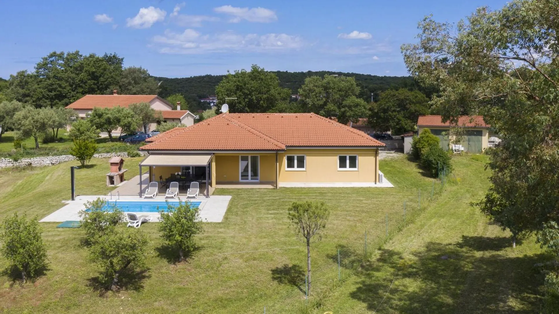Attractive Villa In Sorici With Swimming Pool